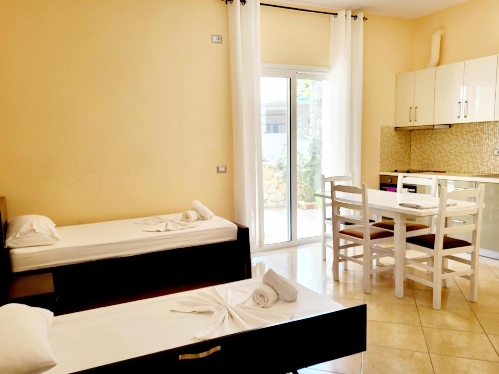 Ferienwohnung Vila Sulozeqi Sarandë Zimmer foto